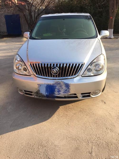 奔驰r对比gl8(奔驰r和gl8)